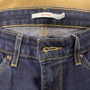 711 Skinny Levis
